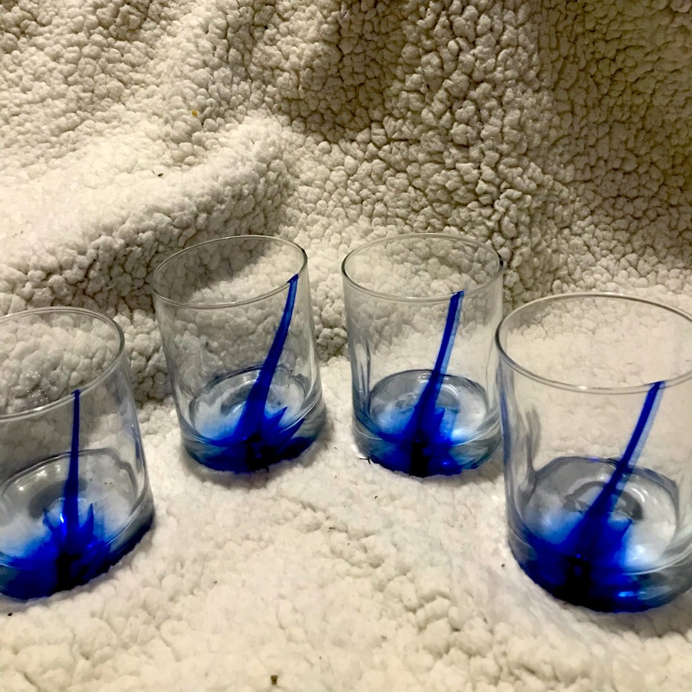 Clear drinking glasses with blue strip. Set of 4.
